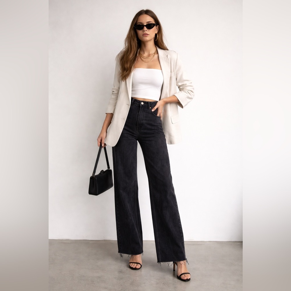 Zara Black washed Wide leg high rise jeans US 2 raw hem